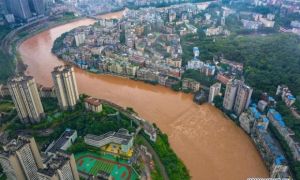 Hàng trăm con sông vượt mức nước báo động, thiệt hại không kể xiết: TQ lại...