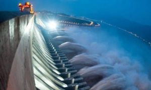 Lưu lượng Trường Giang đang gấp ngàn lần sông Sài Gòn, Trung Quốc phát cảnh...
