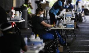 Goldman Sachs: Mỹ sẽ có vaccine ngừa COVID-19 vào cuối năm