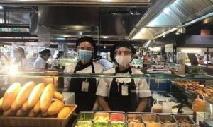 Cửa hàng kinh doanh ẩm thực Việt Nam trên thế giới nỗ lực vượt qua COVID-19