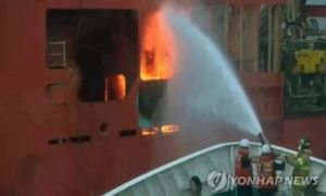 Hàn Quốc: Cháy tàu có 10 người Việt Nam, không ai bị thương nặng