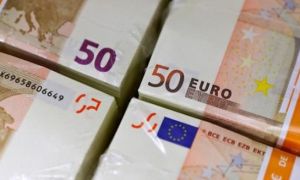Hơn nửa triệu euro tiền mặt của ai cất giấu trong căn hầm ở Paris?