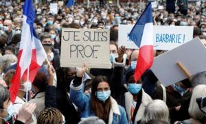 Người Pháp xuống đường: ‘Tôi không sợ, chúng tôi không sợ’