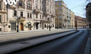 Séc “bán phong tỏa” toàn quốc, nhiều thành viên chính phủ dương tính với...