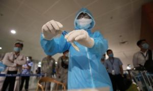 4 nhân viên bốc dỡ ở sân bay Tân Sơn Nhất nghi nhiễm COVID-19