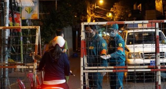 Khẩn cấp phong tỏa trong đêm khu Mả Lạng liên quan ca nhiễm COVID-19 ở Tân Sơn...