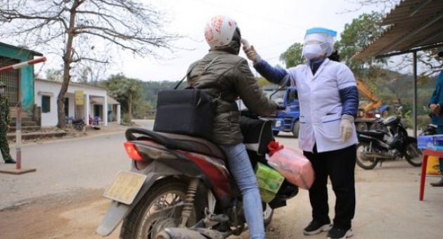 Phát hiện liên quan với nhân viên karaoke mắc COVID-19, người đàn ông gọi xe...