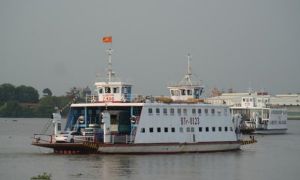 Bốn phà hết hạn sử dụng ở Bến Tre không được chở quá 12 khách