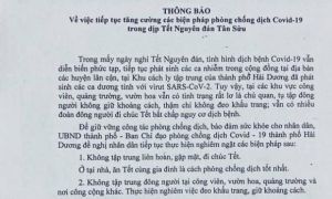 Lơ là, chủ quan, nhiều đoàn đông người vẫn đi chúc Tết ở TP Hải Dương