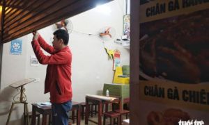 Hàng quán Hà Nội lúc 0h ngày 16-2 đồng loạt dọn bàn xếp ghế, đóng cửa