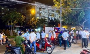 Ảnh: Nhiều nhà hàng ở TP.HCM vẫn đón cả trăm khách cùng lúc, bất chấp lệnh cấm