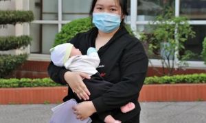 Bệnh nhi sơ sinh đầu tiên mắc COVID-19 tại Việt Nam khỏi bệnh