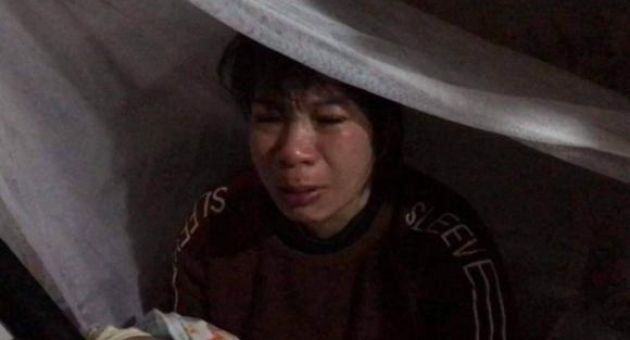 Mẹ hổ dữ đánh con, che giấu chuyện chồng
