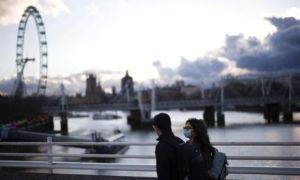 Dịch COVID-19 đang giảm mạnh ở các điểm nóng nhất của thế giới