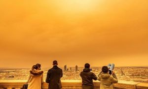 Bụi từ sa mạc Sahara chứa chất phóng xạ đổ xuống châu Âu