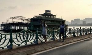 Hàng loạt phụ nữ ngoại quốc bị sàm sỡ ở hồ Tây: Triệu tập nhiều đối tượng