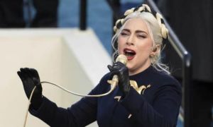 Siêu sao Lady Gaga treo thưởng hơn 11 tỉ đồng cho người tìm được hai chú chó...