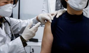 Hai người Hàn Quốc tử vong sau khi tiêm vaccine ngừa Covid-19