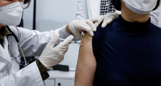 Hàn Quốc điều tra 2 người chết sau khi tiêm vắc xin COVID-19 của AstraZeneca