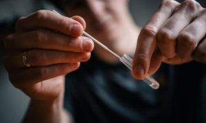 Tất tần tật về xét nghiệm COVID-19 qua hậu môn ở Trung Quốc