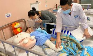 Bé gái rơi từ tầng 12A chung cư đã hồi phục, dự kiến ngày mai xuất viện