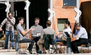 5 bang ở Mỹ bỏ quy định đeo khẩu trang