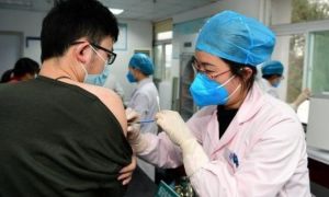 Trung Quốc chào mời tiêm vắc xin Covid-19 miễn phí, giới ngoại giao e dè