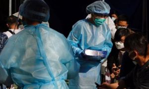 18 người Hong Kong nhập viện sau khi tiêm vắc xin COVID-19 của Trung Quốc