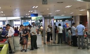 Khách nam trộm đồng hồ ở Nội Bài, bị ''tóm'' khi máy bay hạ cánh tại Cần Thơ