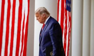 Tòa Tối cao bác vụ kiện bầu cử cuối cùng của ông Trump