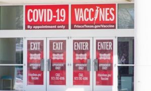 Mỹ ‘chìm’ trong bể vaccine COVID-19 và những câu hỏi cần xử lý do dư thừa