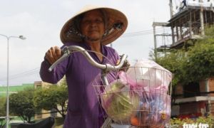 /thumb/thumb.php?src=images/stories/content/2021/03/13/42_1_tui-ban-banh-uot-loi-duoc-5-chuc-tui-danh-ra-2-chuc-mua-rau-cu-cua-hai-duong.jpg&w=300&h=180&zc=1&q=80&a=c