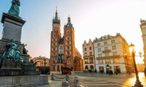 Các quốc gia mở cửa đón du khách quốc tế đã tiêm vaccine COVID-19