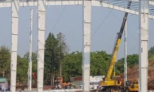 Đứt cáp cần cẩu công trình nhà xưởng Ford Bình Phước, 2 công nhân tử vong