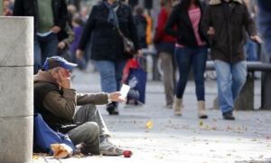 Nghèo đói gia tăng, nhiều người Đức 'đổ tại' lương thấp