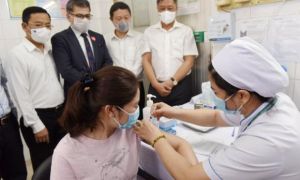 TP.HCM: 3 người sốc phản vệ sau khi tiêm vắc xin ngừa COVID-19