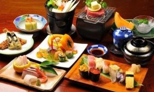Vì sao người Nhật tránh uống nước trong khi ăn