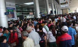 Việt Kiều về nước bị shock ngược văn hóa: Tiếng Anh chêm tiếng Việt, về nhà...