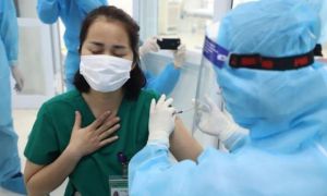 Người nhập cảnh đã tiêm vaccine COVID-19 vẫn cách ly phù hợp