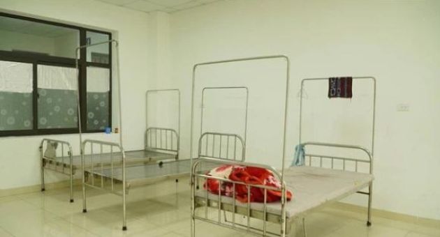 Kẻ cầm đầu đã đưa loa lớn, đèn laser cải tạo phòng bệnh thành