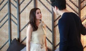 Vợ xuất viện, chồng mang hoa tới tặng nhưng vẫn dứt khoát ly hôn, nguyên nhân...