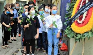 Đám tang đẫm nước mắt của gia đình 4 người chết trong đám cháy ở Hà Nội