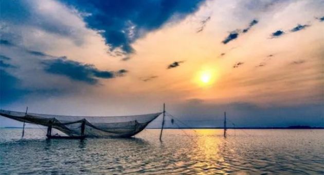 7 hồ nước tuyệt đẹp ở Việt Nam hút du khách