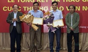 Thơ đoạt giải báo Văn Nghệ: Dư luận chê dở, BGK khen độc đáo nhất cuộc thi