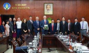 Bộ trưởng Lê Minh Hoan: 'Chúng tôi cố gắng cải thiện vì một nền nông nghiệp có...