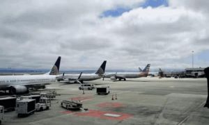 Tại sao bạn phải đến sân bay sớm hơn hai tiếng trước khi máy bay cất cánh?