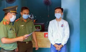 Giám đốc bảo lãnh 14 'chuyên gia' nhập cảnh trái phép bị bắt