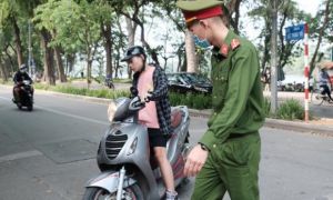 Mới 10 ngày, Hà Nội phạt người không đeo khẩu trang hơn 3 tỉ đồng