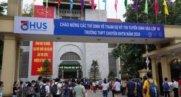Trường đầu tiên ở Hà Nội tạm hoãn kỳ thi tuyển sinh vào lớp 10