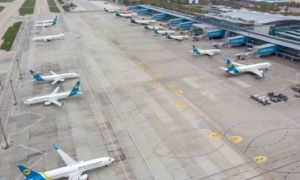 Ukraine cấm không vận, Belarus trả đũa ngừng cung cấp xăng